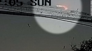 ロシア機墜落、監視カメラが墜落の瞬間を記録 - CNN.co.jp