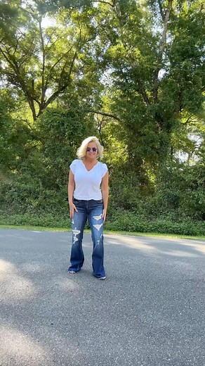 3.2K views · 400 reactions | I have these jeans linked on my tik tok shop! They are literally so comfortable, stretchy, and TTS. @brittanybaileymade | Shannon Weaver | Facebook