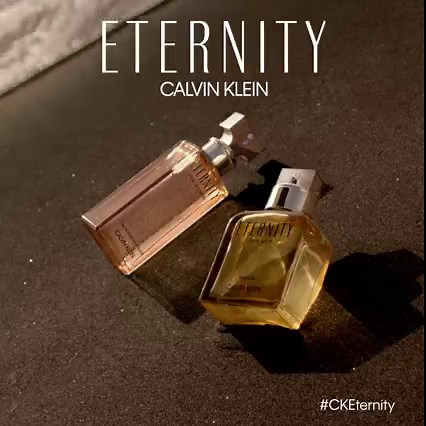 El nuevo Calvin Klein ETERNITY Parfum for Him & Eau De Parfum Intense for Her evoca los sentimientos de intimidad y amor. | Calvin Klein