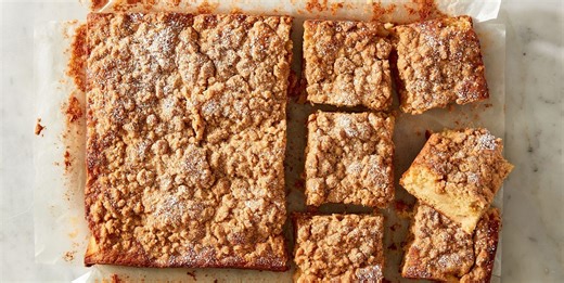 Your Fall Brunch NEEDS This Easy Apple Coffee Cake