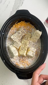 10M views · 103K reactions | worlds best mac-n-cheese recipe! 燎 Real recipe! Make your family the worlds best mac n cheese in the crockpot with this easy recipe. | The Reel Nelly | Facebook