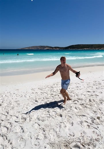 Capturing the Perfect Candid Shot with Friends