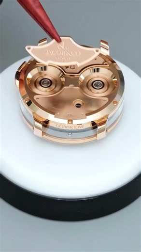 Jacob & Co - Oil Pump is powered by caliber JCAM53, one of the very few automaton movements