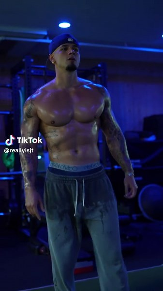 Jordan Torres: Nude Popularity and Controversies