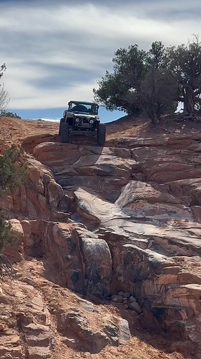 Big Jeep coming down High Dive on Behind the Rocks! Come visit! #moabcowboy #fyp #offroad #fblifestylelife #rockcrawling #america #virals #nolimits #sendit | Moab Cowboy Country Off-Road Adventures