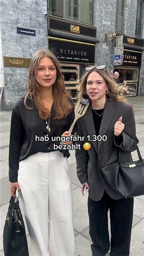Wir haben Menschen in Wien gefragt, wie viel sie für ihr Smartphone bezahlt haben. #refurbed #wien