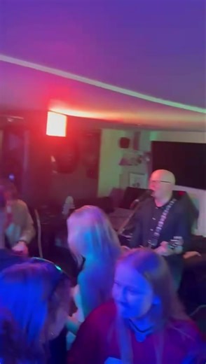 Monkey Finger on Reels