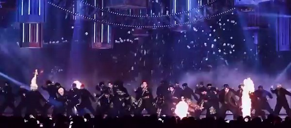 15K views · 2.3K reactions | [VID] Performance 3D "ĐỈNH - ĐỀU - ĐẸP" như này, mong là có 1 chiếc giải "Best Dance Performance"  Cre:@minghaocheol_ #Ming | Halfblood Prince Vernon - Like17VN | Facebook