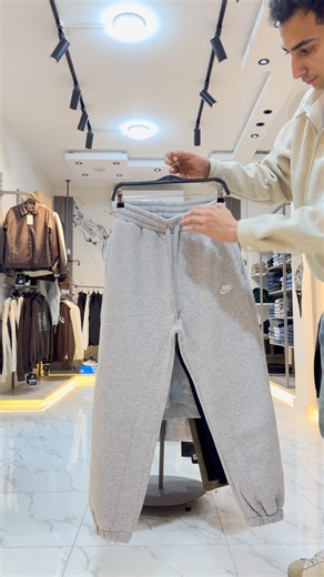 LEO on Instagram‎: "NEW COLLECTION WINTER 🥶 SWEET PANTS NIKE ✔️ متوفر في الفرعين ✔️ 📍دمياط القديمة - ميدان سرور - خلف بيتزا بارتي 📍دمياط الجديدة - المركزية - خلف مطعم ع الفحم"‎