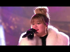 Kelly Clarkson - Underneath The Tree (Live from Christmas in Rockefeller Center 2023)