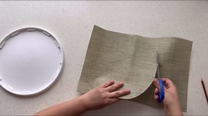 Creative DIY Basket Made from a Plastic Bucket Lid