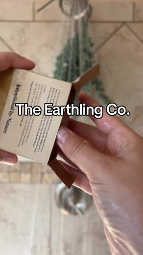 ✨Outrageously Effective Hair Care✨ “This shampoo bar is my absolute fave. Suds and more suds. Lather for days and washes out without leaving any residue. Love Love Love this stuff!!! I have long, thick hair and I NEVER thought a shampoo bar would ever be able to handle my locks - that was until I found out about The Earthling Co.” - Chiara ✨ Excellent for any hair type 🙌 Safe for color-treated hair 💦 Hydrating & won't strip natural oils 🌿 Healthy, clean, plant-based, plastic-free 💯 100% sati