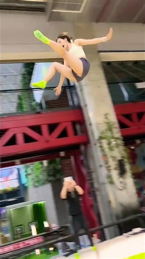 932 Watch This Teen Jump Around A Fun 🤭 Park Trampoline For The First Time ! We Miss Our Childhood!
