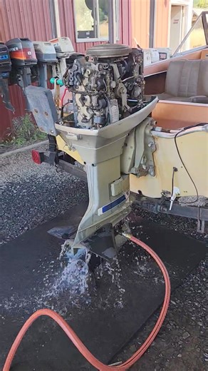 Running that 1976 Evinrude 70hp in-line 3cyl 2-stroke. Showing & explaining a few things, as well. | Outboard Madness