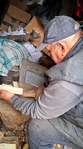 Best Way to Split Firewood Like #firewood #woodsplitting #homesteading #rurallife #diy #survival