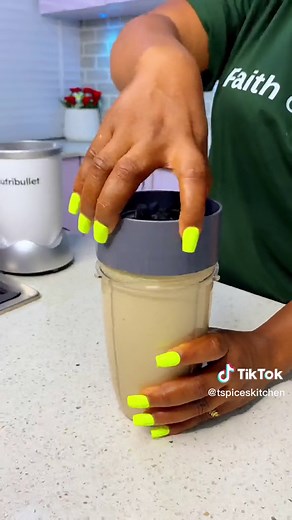 How to Gain Weight in the Right Places with Natural Smoothies