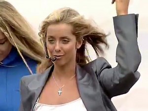 Louise - Arms Around The World (HQ - Party at The Park 1998)