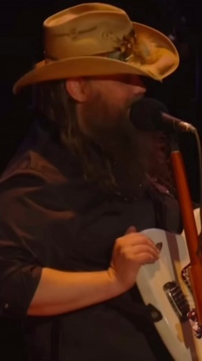 Chris Stapleton and Wife Singing Duet - Heartwarming Performance