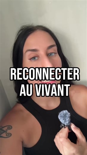 Tu veux te sentir plus vivant·e ? Commence par observer ce à quoi tu donnes ton attention. Si ton quotidien est rempli de technologie, de pensées mécaniques, de bruit mental… ton corps se déconnecte du vivant. La vraie vitalité naît dans la nature, la respiration, le silence, les sensations. Ce n’est pas un luxe, c’est un besoin biologique. Reviens au vivant pour revenir à toi. #énergievitale #connexionausoi #développementspirituel #retouralanature #bienetre