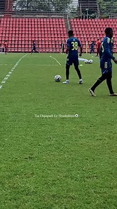 [WATCH] 🎥☠️🏴‍☠️ Mofokeng ➡️ Train like you play🫡 Everything looks effortless.👏🏽 MOTM loading tomorrow? 👀 #CarlingKnockout #TsaDipapadiLeShushabino⚽️ | Bongani Shushabino Mthimkhulu