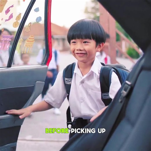 She Decorated Her Taxi Like Different Countries Every Day—Just to Make Her Son’s Dream Come True #MotherSon #FamilyLove #EmotionalStory #DreamsComeTrue #HeartwarmingDrama