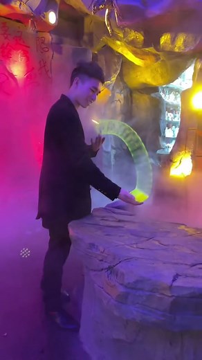 Amazing Slinky Tricks by Talented Guy | Slinky Magic Spring Toy