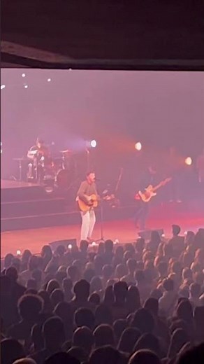 Josiah Queen Performs “Two Wooden Beams” At Masonic Temple In Detroit