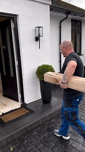 The Kitchen 🤎👌 A gathering place for friends and family 🙏🏻 the best thing we ever did was get @periodcreations to install these beams, they add so much character. What do you think ? I love creating a statement arrangement on the island, it helps make the room feel homely, sometimes the hard surfaces in a kitchen can feel cold, so adding a statement floral arrangement helps soften the vibe I used our bloomville Ginger Jars and Eucalyptus stems and they don’t half make a difference 🫶 #lavish