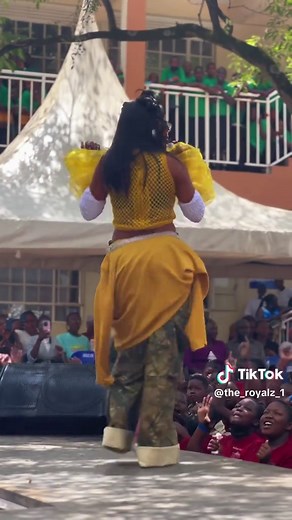 Vinka Live Performance at Rubaga Girls