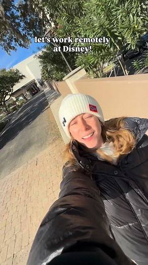 💻 brb working from disney!! (also guys it’s so cold out it’s not even funny) #disneyworld #disneyparks | The Mouselets