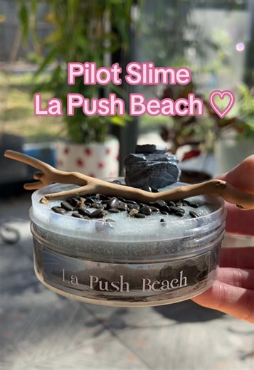 La Push Beach by: Pilot Slime @Pilot Slime 🌸Texture: coated pebble rock, grit 🌸Scent: sea salt, cactus, kelp, sea-moss, driftwood ✨Theme: this is a Twilight themed slime (based off the books/movies) so I had to grab it! I also love anything nature themed so it’s right up my alley. The charms that she picked to go with this are absolutely perfect. Even the clear base looks like ocean water. It feels like a work of art. ✨Scent: Pilot nailed this scent. I’d describe it as a woodsy ocean scent. It