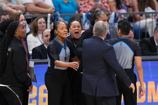 Teary-Eyed Dawn Staley Reacts After Heated Exchange With Geno Auriemma on the Sidelines | College Sports Network