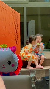 Chị chị em em awn chung cây cà rem | Nguyễn Trâm Anh