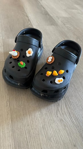 Put on @crocs jibbitz with me. 🐓🥚🐥🐣🐤 #crocs #fitcheck #jibbitz #croc | Jessica Woo