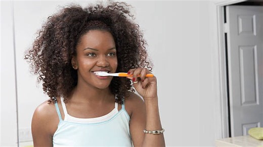 How To Brush Your Teeth Properly