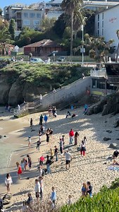 72° in La Jolla and everyone is OUTSIDE 😍☀️ Beach vibes, blue skies, and people soaking up that perfect San Diego weather. This is why we live here 🌊✨ #LaJolla #SanDiegoWeather #SoCalLife #BeachDay #SunnyVibes | The Best of San Diego