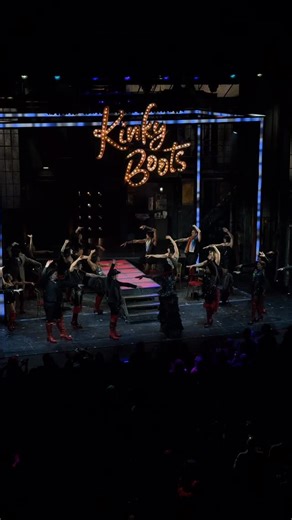 Deutsches Theater München on Instagram: "Wow, so viel Energie⚡ auf unserer Bühne! Kinky Boots rockt den Saal und das Premierenpublikum feiert ordentlich mit.🎉 Lasst euch dieses Musical mit toller Botschaft, bestem Sound und grandiosen Outfits nicht entgehen! Lederstiefel👢 an und rein ins Deutsche Theater! Kinky Boots – The Musical | noch bis 09.11.2025 #musical #kinkyboots #schlussapplaus #weshowyou"