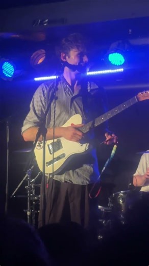 "How did you get this??" 😭 (Lovejoy LIVE @ O2 Islington, September 2025) #lovejoy #wilbursoot