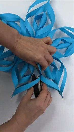 102K views · 1.1K reactions | 3D Paper Snowflakes❄️ #DIY #christmas #howtomake #snowflakes #papersnowflakes #3dsnowflake | Craft Hack | Facebook