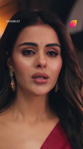 Aryaman ka sach jaanne ke baad, Ahana ko hua apni galti ka ehsaas! 😔 Dekhiye #Naagin, har Sat-Sun raat 8 baje, sirf #Colors aur JioHotstar par. #Naagin7 #PriyankaChaharChoudhary #NamikPaul Ekta Kapoor | COLORS TV