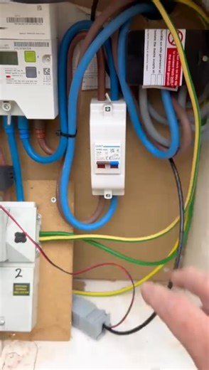 This recent installation saw us install the SolaX Power Mate Box for whole house back up in a power cut. We now have a range of manufacturer led power cut facilities for Solax, EnPhase and Eco Flow products as well as a generic back up system that can be retro fitted to most inverter systems. There may be some cable work required if retro-fitting if the batteries are not in the immediate vicinity of the consumer unit / fuse box. They can be fitted with new systems, or retro-fitted to existing sy