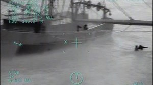 Coast Guard rescues 4 from shipwreck on North Carolina beach