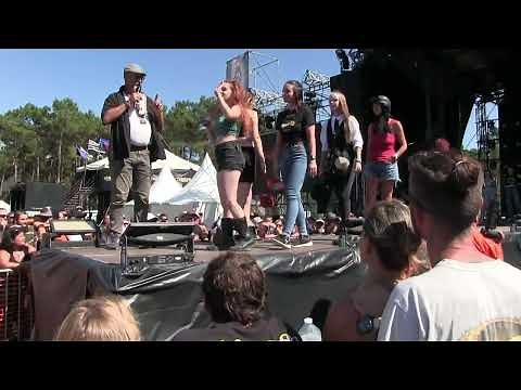 Le tee shirt mouillé du Show Bike Aquitaine de Montalivet.