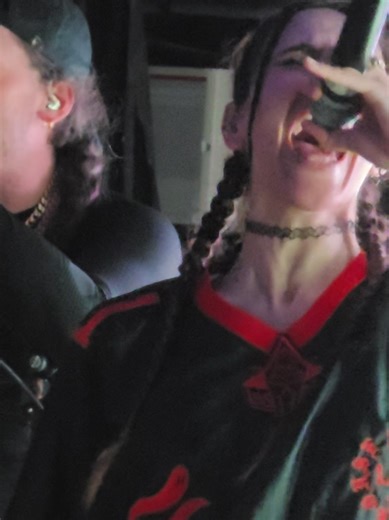 Coucou @changeline (10/10 would recommend même si on crevait de chaud) #froid #sec #concert #lgbt #allies