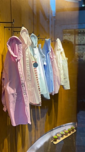 45R SHOP on Instagram: "#45R銀座 1月のテーマは「HAPPYプレッピー」。 きちんと感の中に、さり気ない遊び心をひとさじ。 シャツやブラウスでつくる春らしいプレッピースタイルをぜひお楽しみください。 #45rpmjapan #spring #outfit #fashion"