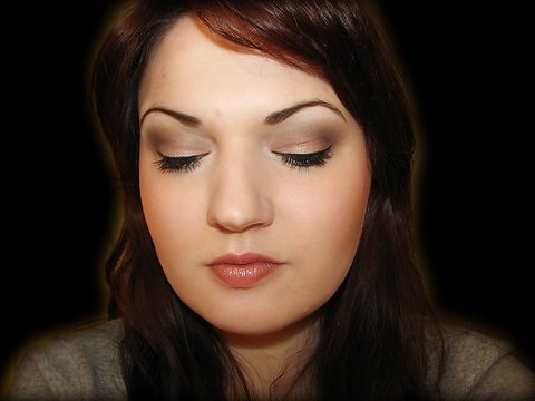 Soft Natural Makeup: 28 Neutral Palette