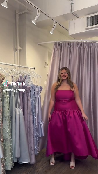 The perfect formal bridesmaids dresses 🎀 #dessybridesmaids #blacktiewedding #formaldresses #bridesmaidsbows