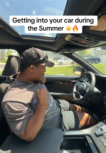 This foldable car umbrella is the best sunshade for your windshield! It blocks hot sun and harmtul UV rays to keep your car cool and protected. #carsunshade #windshieldsunshade #sunshade #caraccessories #summeressentials