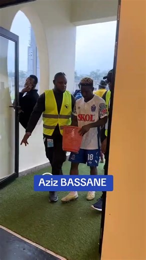 AZIZ BASSANE NYUMA YOGUHABWA AMAFARANGA NA BA RAYON SPORT NAWE AHAYE SECURITY YAMURINZE