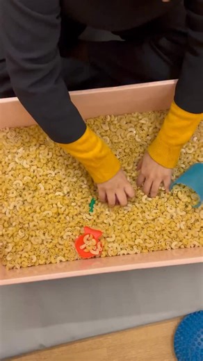 Tactile processing is one of the most important sensory foundations for a child’s development. It helps them understand what they feel, how much pressure is safe, and how their body moves in relation to the world. When a child’s tactile system isn’t processing input efficiently, it may show up as: * avoiding certain textures (clothes, food, grooming) * discomfort with light touch * constantly seeking deep pressure or rough play * difficulty sitting still or staying regulated * pulling away from 